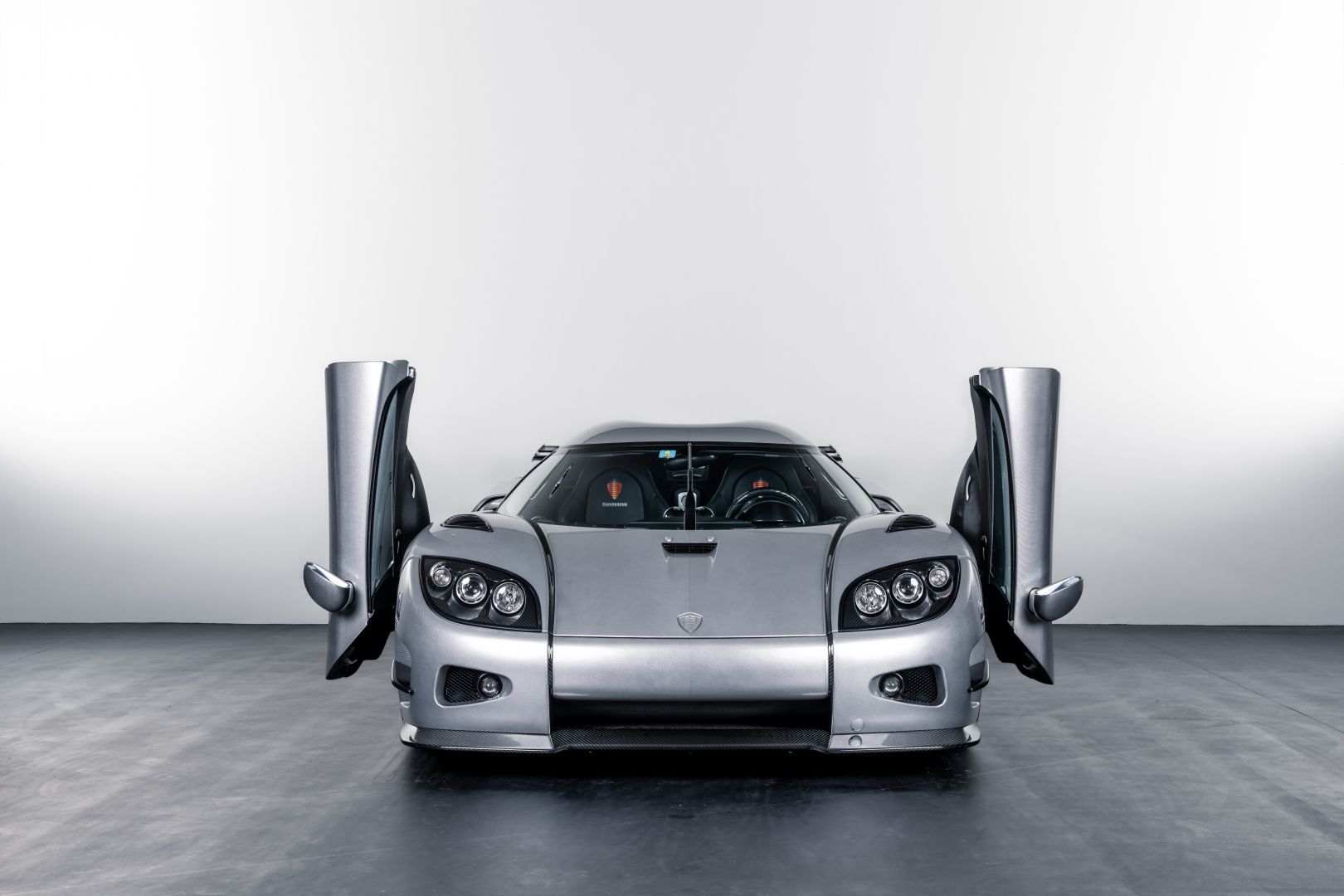 Preorder] VMB 1:64 Koenigsegg CCXR Trevita - Carbon Silver